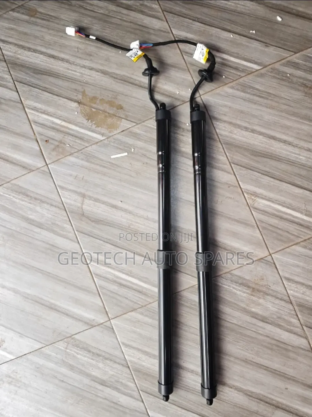 Nissan X-Trail Electric Boot Shocks