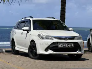 Toyota Corolla Fielder 1.5 Hybrid FWD 2015 White