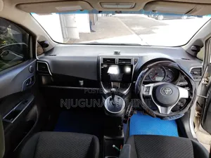 Toyota Ractis 2014 Silver