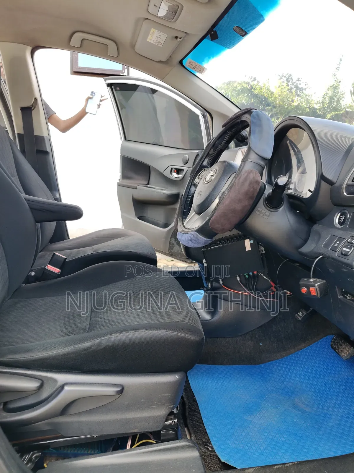 Toyota Ractis 2014 Silver