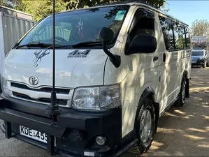 Toyota HiAce 2015 Black