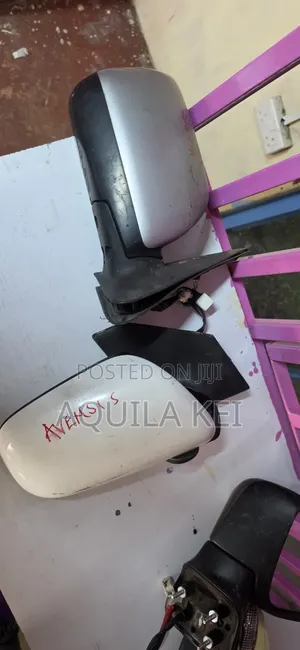 Avensis 2005 Sidemirrors