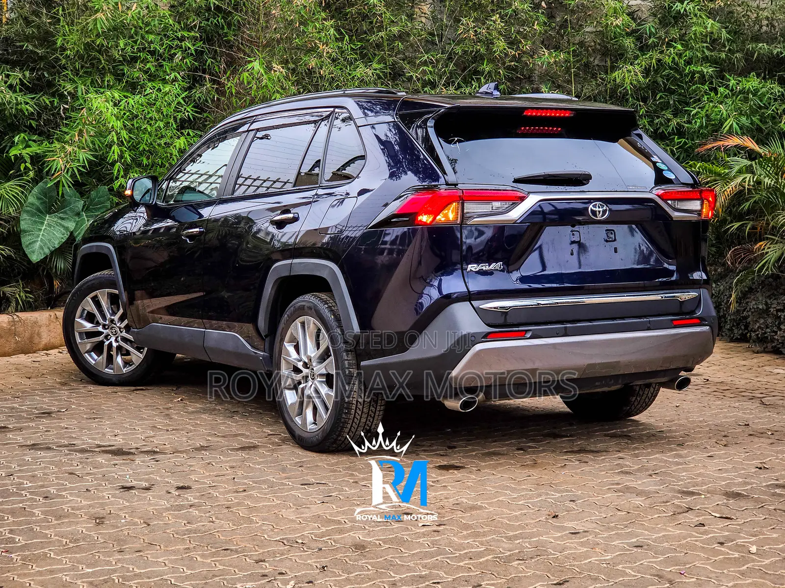 Toyota RAV4 2019 Blue