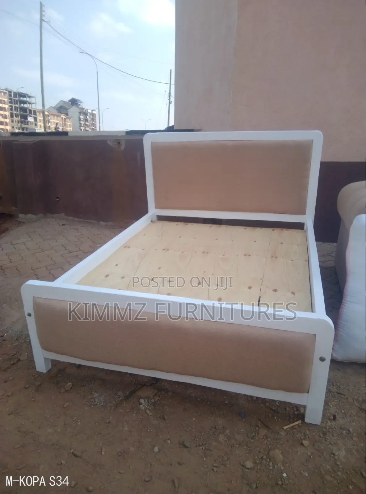 5x6 Modern Tufted Mocket Bed