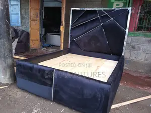Black Chester Bed
