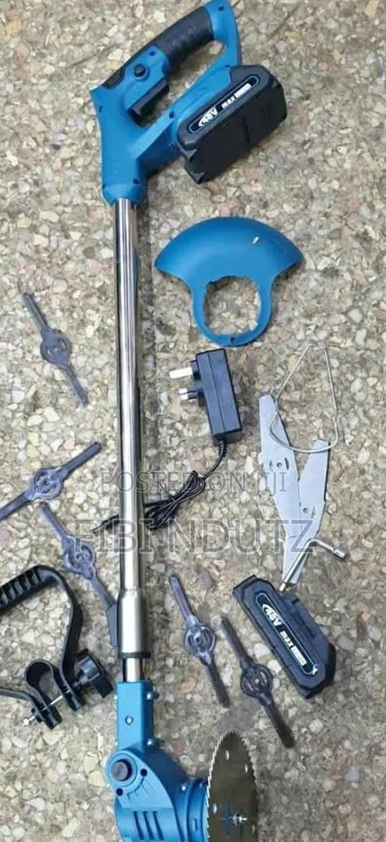 Rechargeable Cordless Makita Brush Cutter/Brush Trimmer Makita