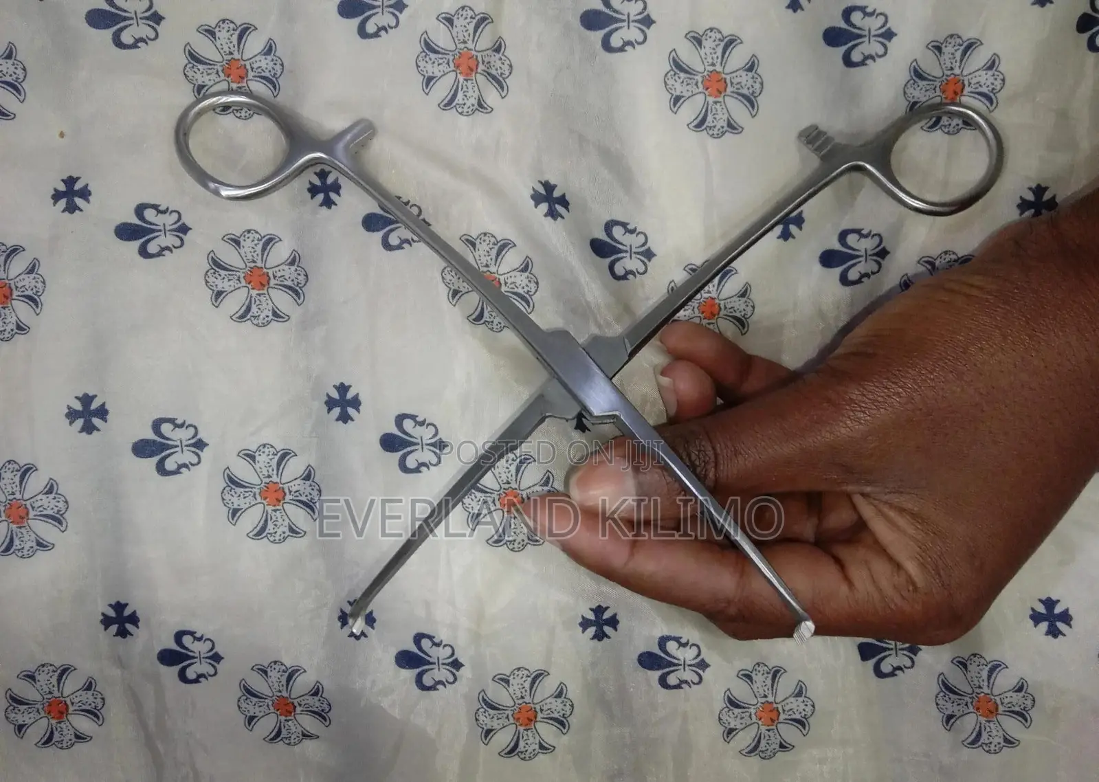 Veterinary Hemostatic Forceps