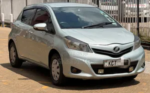 Toyota Vitz 2012 Silver