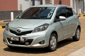 Toyota Vitz 2012 Silver