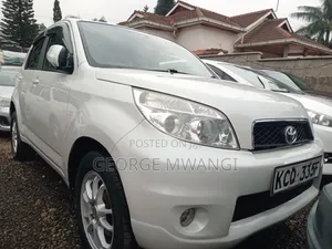 Toyota Rush 2011 White