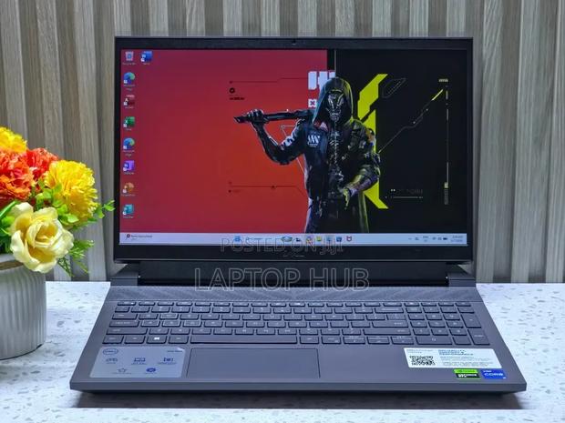 Laptop Dell G15 5530 16GB Intel Core i7 SSD 1T