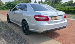 Mercedes-Benz E250 2011 Silver