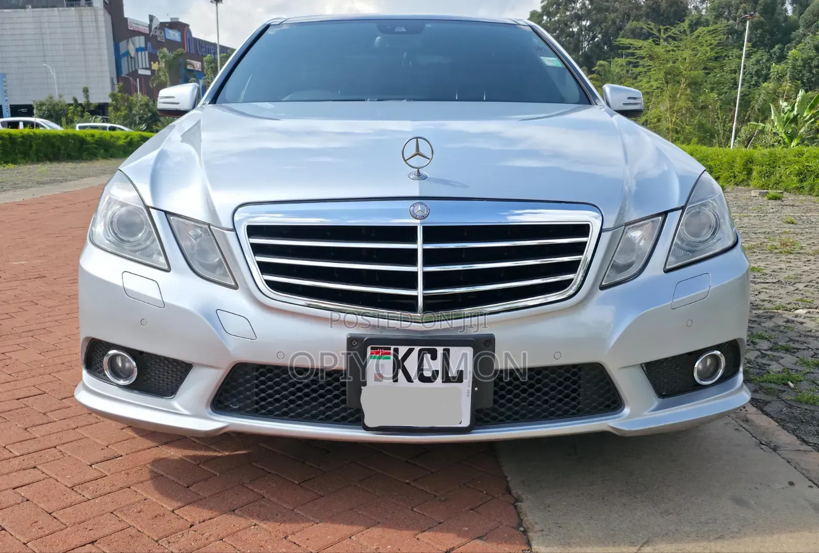 Mercedes-Benz E250 2011 Silver