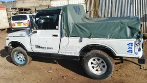 Suzuki Samurai 1976 White