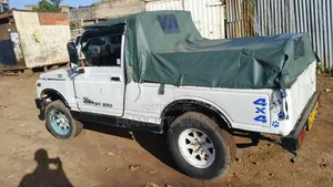 Suzuki Samurai 1976 White