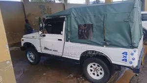 Suzuki Samurai 1976 White