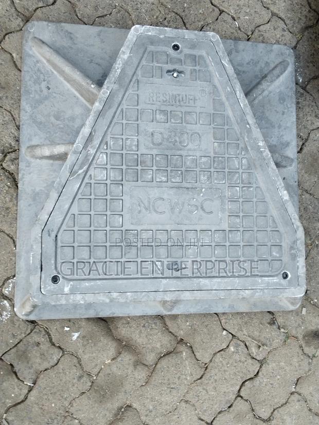 Resintuff 400d Triangular Manhole Cover - thumbnail 2