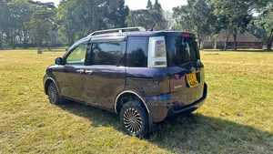 Toyota Sienta 2013