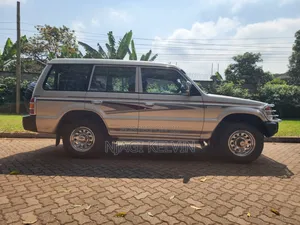 Mitsubishi Pajero 2004 Brown