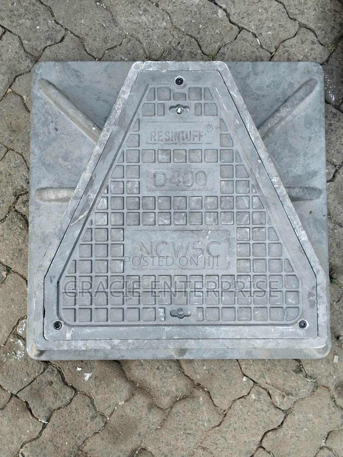 700 By 700 Lockable Manhole Cover (Resintuff)