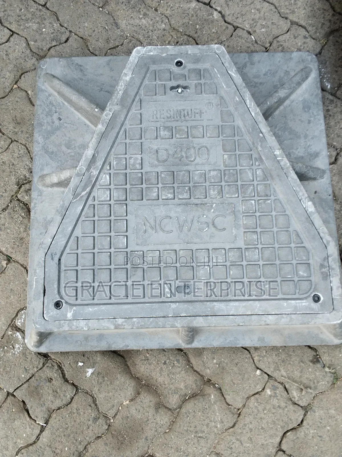 700 By 700 Lockable Manhole Cover (Resintuff)