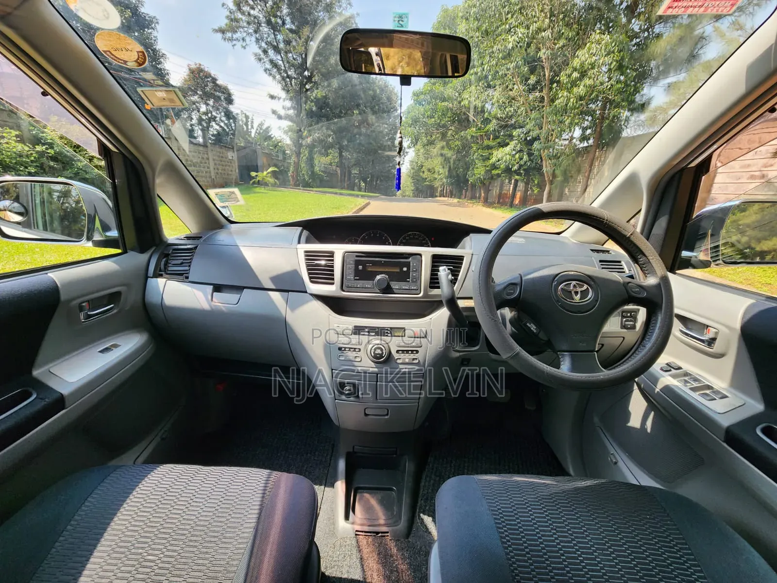 Toyota Voxy 2007 White