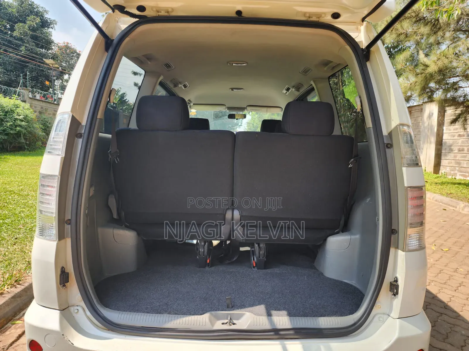 Toyota Voxy 2007 White