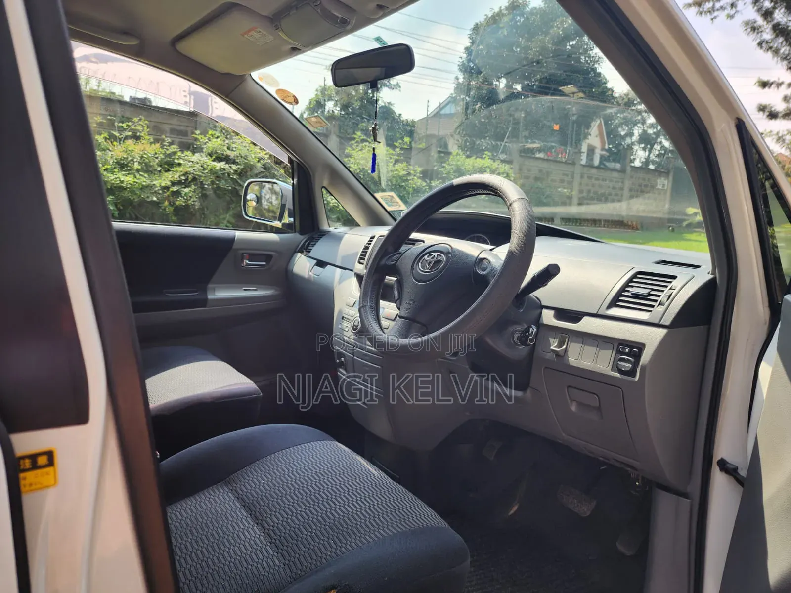 Toyota Voxy 2007 White
