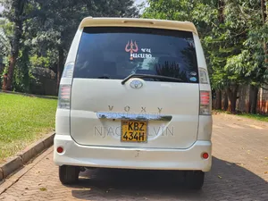 Toyota Voxy 2007 White