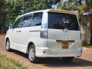 Toyota Voxy 2007 White