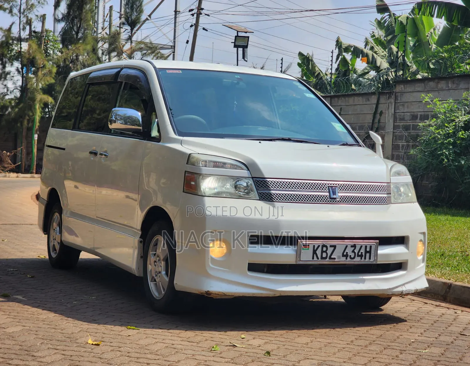 Toyota Voxy 2007 White