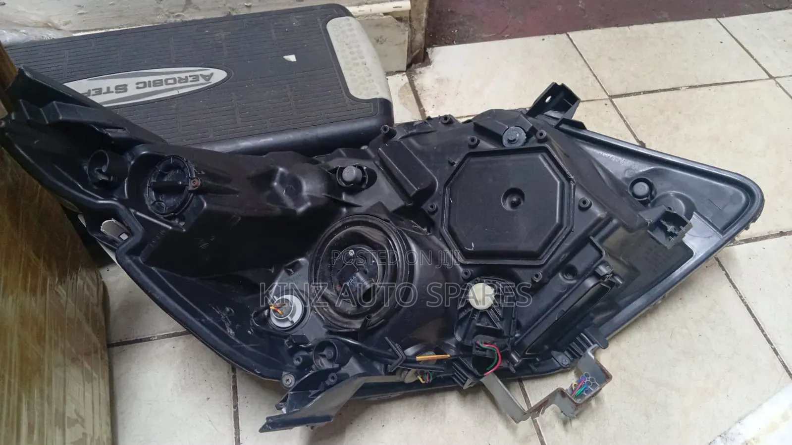Voxy 2015 Headlight Clean Parts