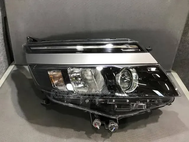 Voxy 2015 Headlight Clean Parts