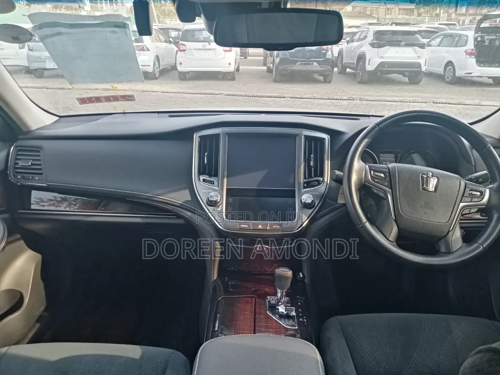 Toyota Crown 2018 Silver