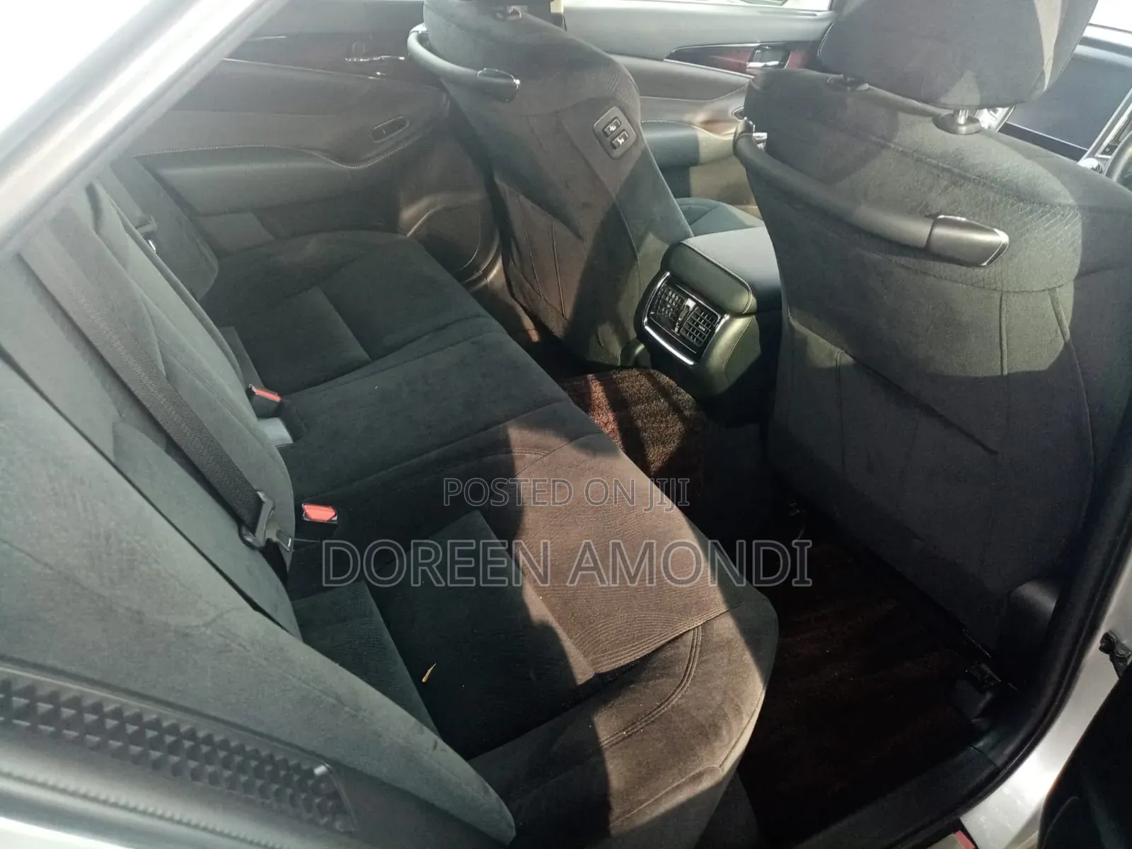 Toyota Crown 2018 Silver