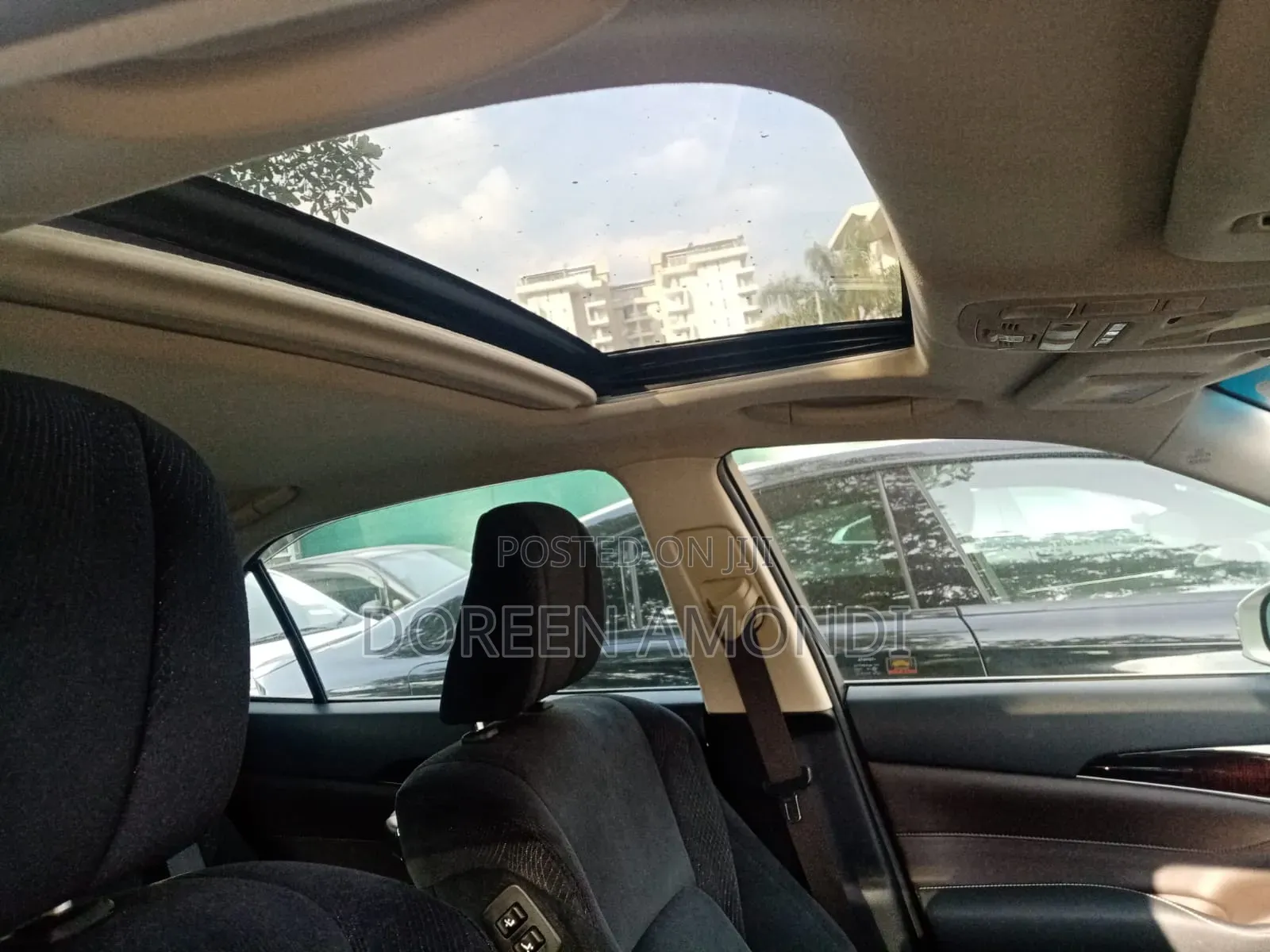 Toyota Crown 2018 Silver