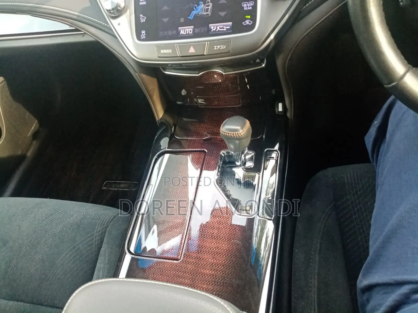 Toyota Crown 2018 Silver