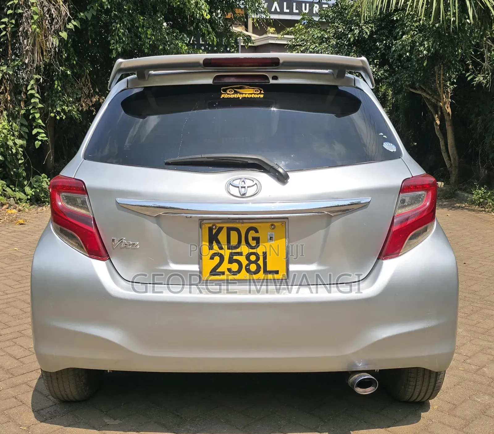 Toyota Vitz 2014 Silver