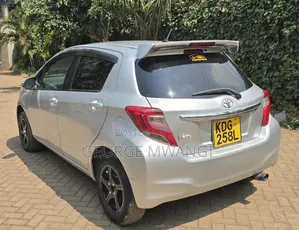 Toyota Vitz 2014 Silver