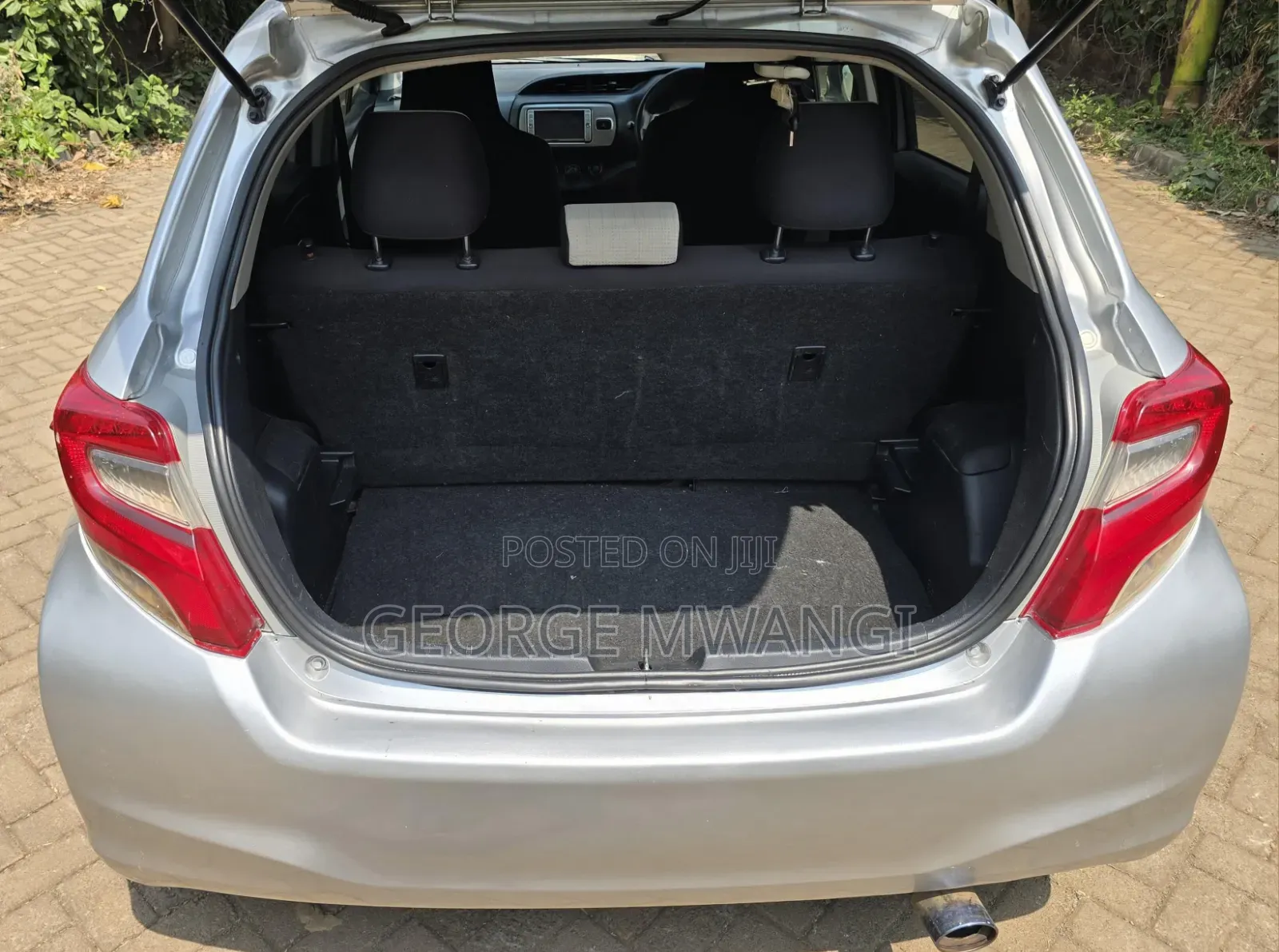 Toyota Vitz 2014 Silver
