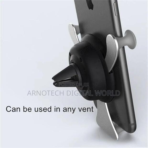 Universal Gravity Car Phone Holder - thumbnail 3