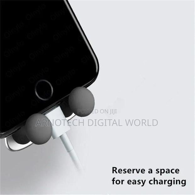 Universal Gravity Car Phone Holder - thumbnail 5