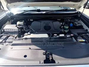 Toyota Land Cruiser Prado 2018 White