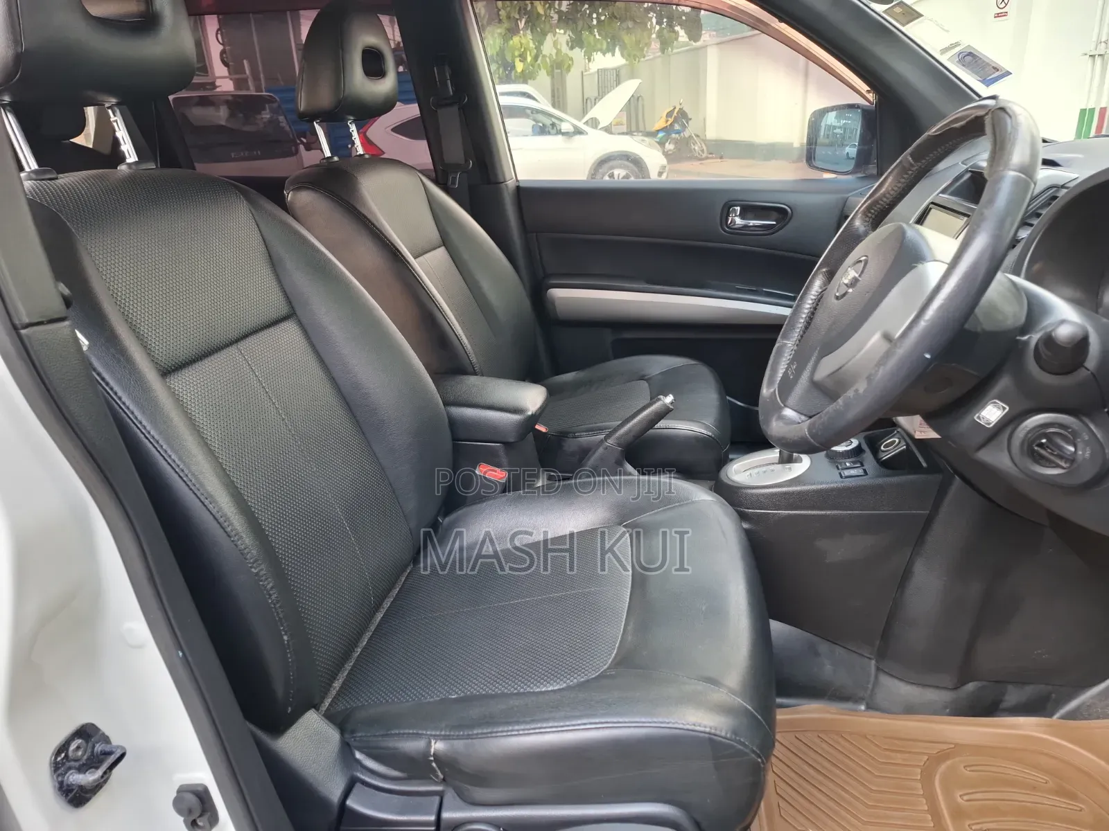 Nissan X-Trail 2011 Pearl