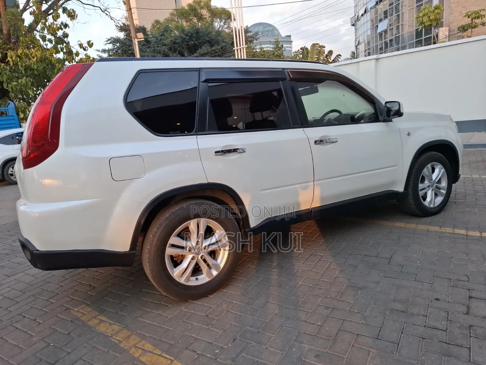 Nissan X-Trail 2011 Pearl