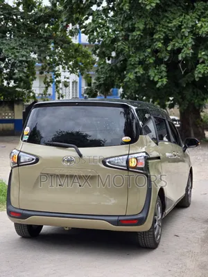 Toyota Sienta 2019 Beige