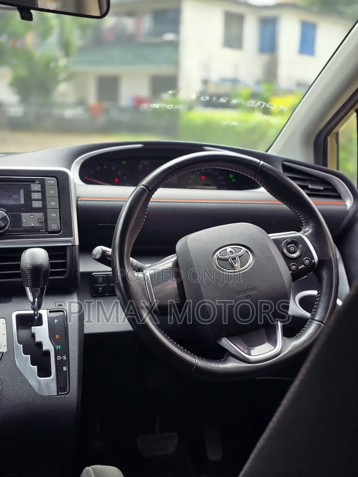 Toyota Sienta 2019 Beige