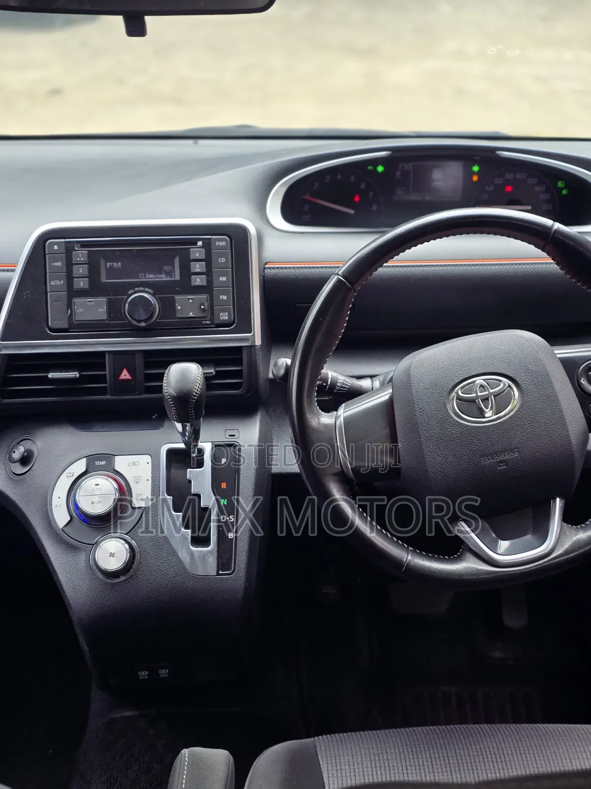 Toyota Sienta 2019 Beige