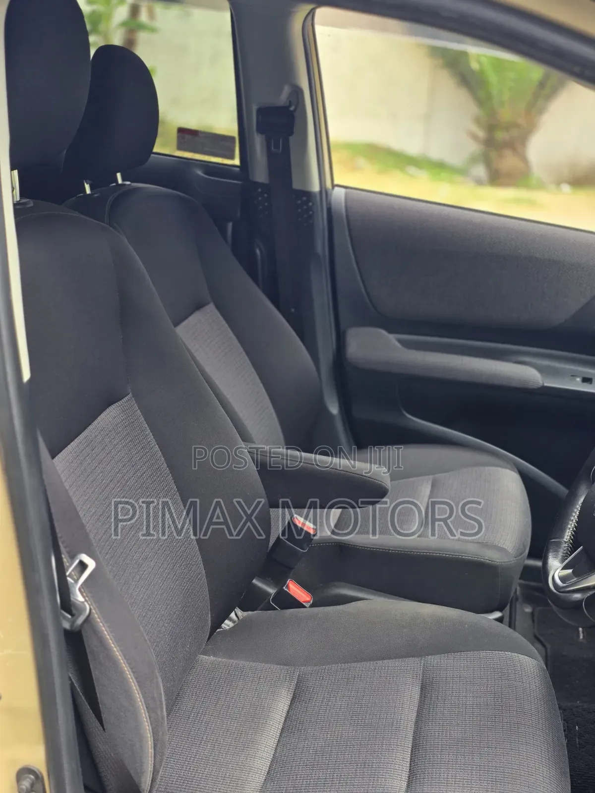 Toyota Sienta 2019 Beige
