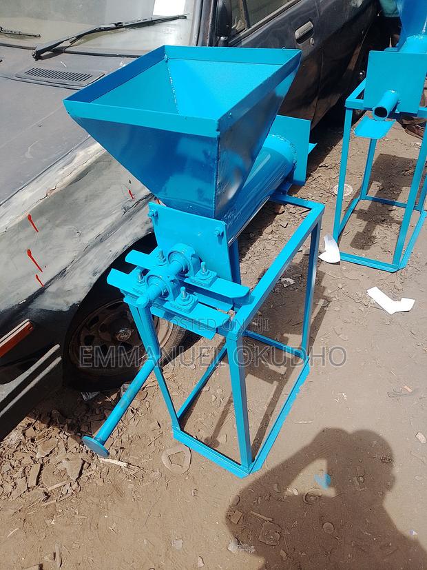 Manual Charcoal Briquette
